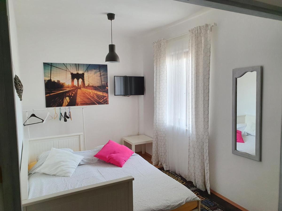Aenona Sunny Apartment Vrsi Exterior photo