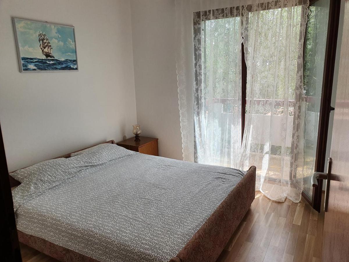 Aenona Sunny Apartment Vrsi Exterior photo